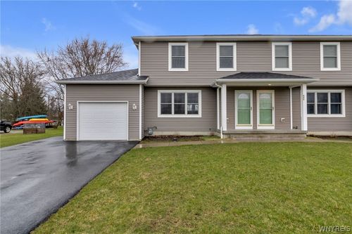 940 Reserve Rd, West Seneca, NY, 14224-4366 | Card Image