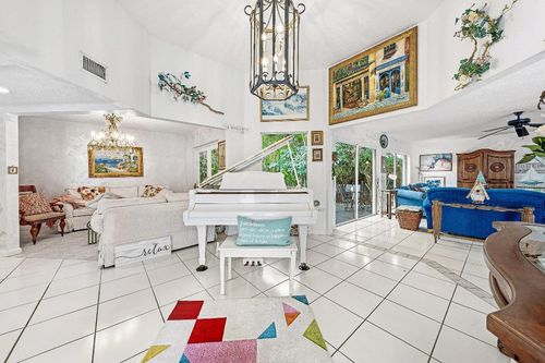 800 Lagoon Ln, Lantana, FL, 33462-4725 | Card Image