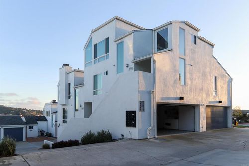 307 Shoemaker Ln, Solana Beach, CA, 92075-2383 | Card Image