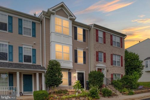 313 Frontier Fort Ln, STRASBURG, VA, 22657-2178 | Card Image