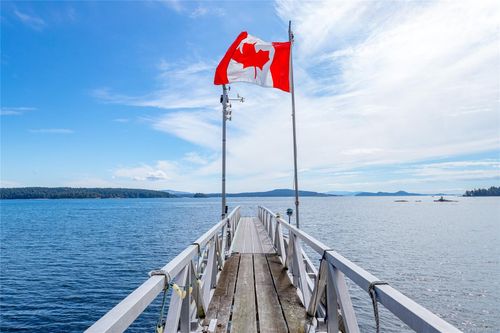 73 Mckenzie Cres, Piers Island, BC, V8L5Y7 | Card Image