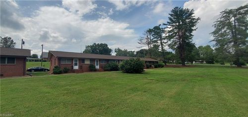 4180 James St, Winston-Salem, NC, 27106-2451 | Card Image