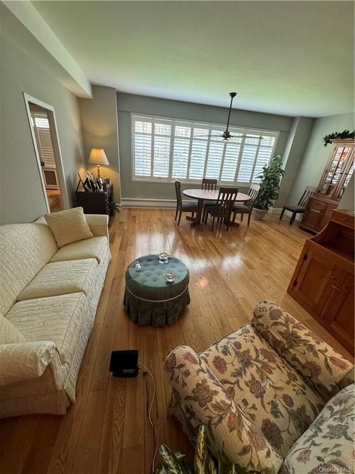 apt-1b-8 Fordham Hill Oval, Bronx, NY, 10468-4852 | Card Image