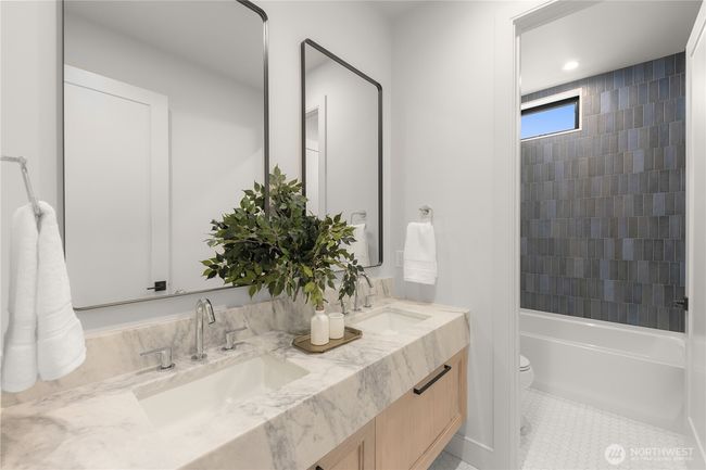 7116 Ne 119 Th Ln, House other with 4 bedrooms, 4 bathrooms and 2 parking in Kirkland WA | Image 28