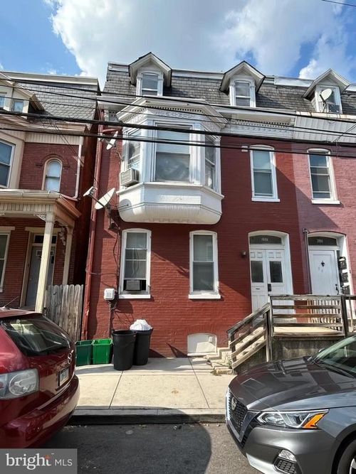 257 E College Ave, YORK, PA, 17403-2362 | Card Image