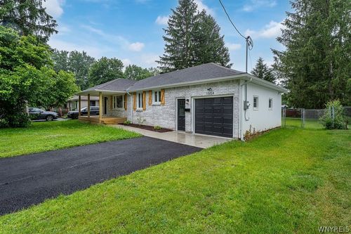 1554 Meadow Dr, Alden, NY, 14004-1235 | Card Image