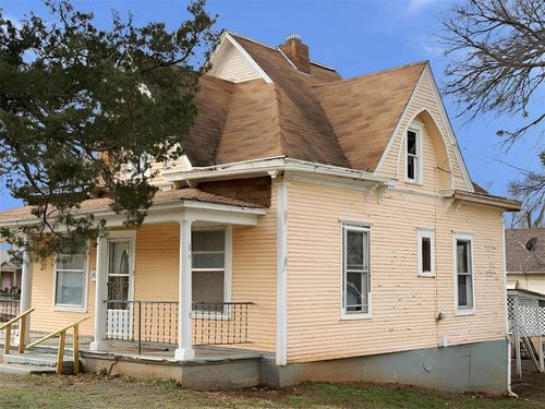 811 7th St, Pawnee, OK, 74058-3029 | Card Image