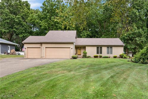 5737 Towerview Dr, New Franklin, OH, 44319-4745 | Card Image