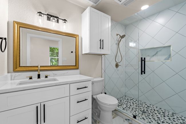 Kitchen Full Bath | Image 18