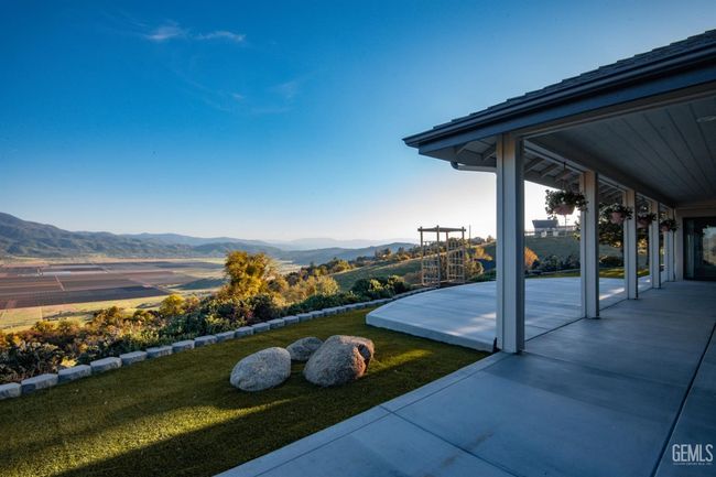 26700 Skyline Dr, House other with 3 bedrooms, 3 bathrooms and null parking in Tehachapi CA | Image 45