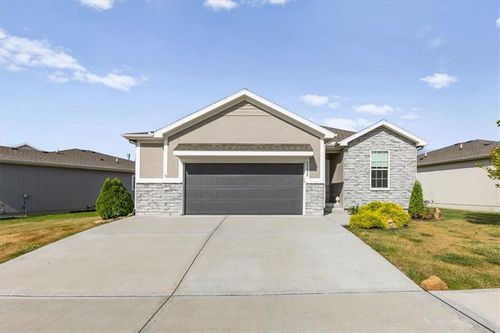 20850 W 190th Pl, Spring Hill, KS, 66083-4580 | Card Image