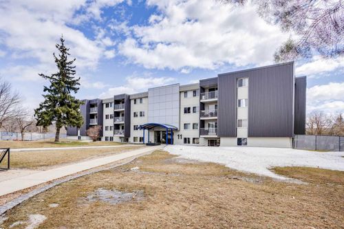 9-11 Clearwater Cres, Fort Mcmurray, AB, T9H2B7 | Card Image