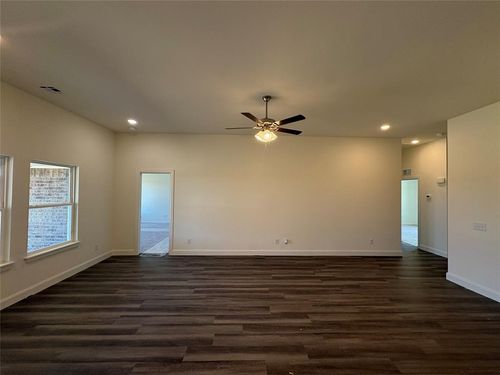 2305 Se 89th Ter, Moore, OK, 73160-0417 | Card Image