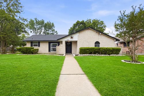 7603 Vernwood St, Houston, TX, 77040-4530 | Card Image