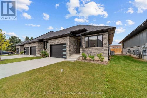 12-32 Postma Crescent, North Middlesex (Ailsa Craig), ON, N0M1A0 | Card Image