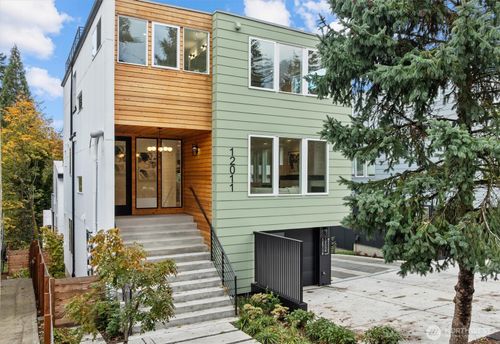 12011 36th Ave Ne, Seattle, WA, 98125-5636 | Card Image