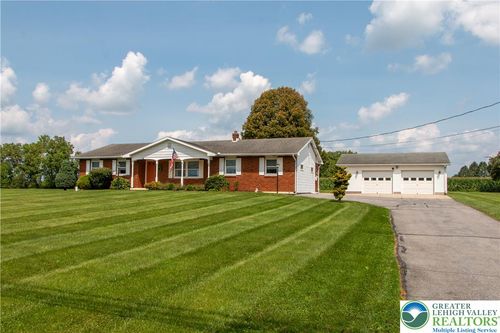 700 Newlins Rd E, Forks Twp, PA, 18040-7245 | Card Image