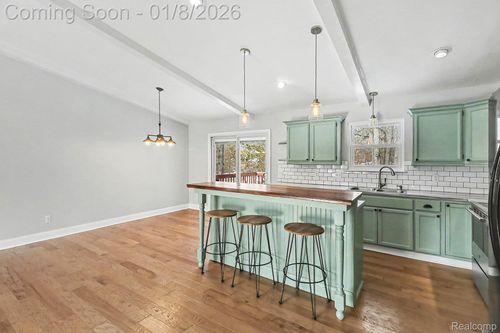 451 6 Mile Rd, Whitmore Lake, MI, 48189-9560 | Card Image