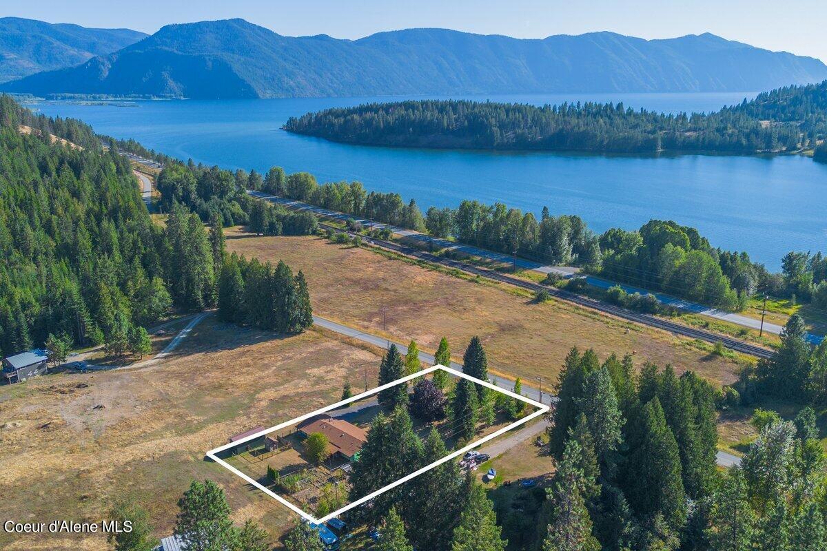 Denton Rd, Hope, ID 83836