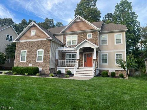 7551 English Boxwood Ln, Quinton, VA, 23141-1381 | Card Image