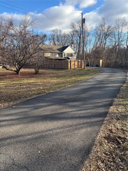 57 Dogwood Ln, Beacon, NY, 12508-1539 | Card Image