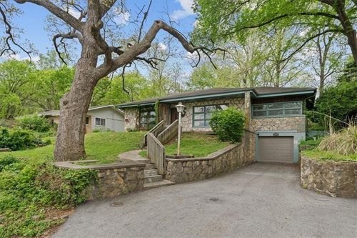 980 South Shore Drive, Kansas City, MO, 64151 | Card Image