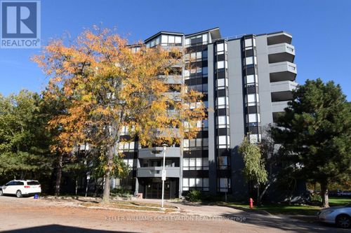 602-6 Village Green Boulevard, Hamilton (Stoney Creek), ON, L8G5B7 | Card Image