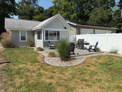 1130 88th St, Newaygo, MI, 49337-8387 | Card Image