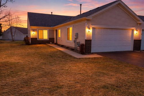 15714 Finesse Way, Apple Valley, MN, 55124-5835 | Card Image