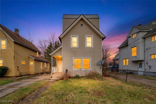 8417 Tioga Ave, Cleveland, OH, 44105-6035 | Card Image