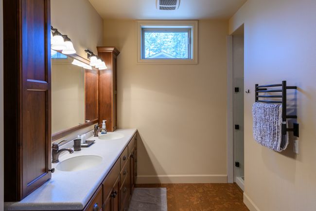 Primary Bathroom | Image 36