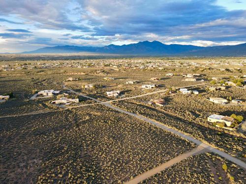 42 Camino De Los Arroyos, Ranchos De Taos, NM, 87557-8751 | Card Image