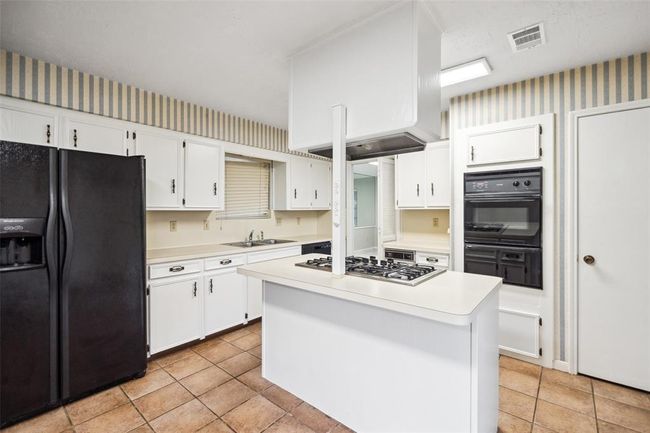 18426 Bent Elm Dr, House other with 3 bedrooms, 2 bathrooms and 2 parking in Spring TX | Image 5