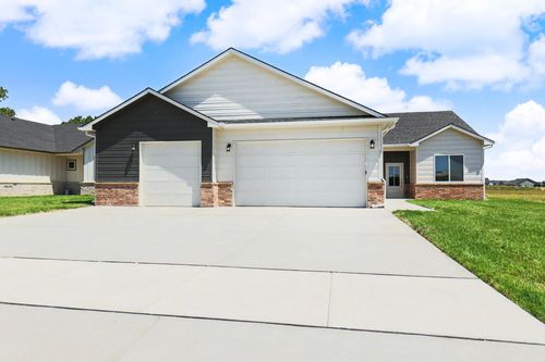 31 W Kingdom Ct, Goddard, KS, 67052 | Card Image
