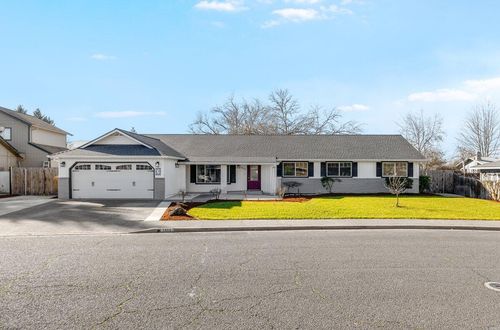 1855 Nancy Ave, Central Point, OR, 97502-1627 | Card Image