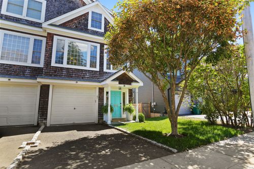 67-67 Thorpe St, Fairfield, CT, 06824-5724 | Card Image