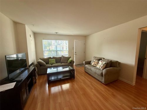 157 Wildwood Cir, Holtsville, NY, 11742-1623 | Card Image