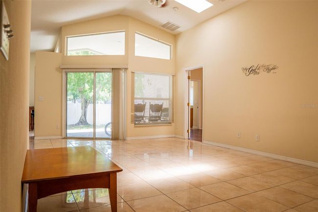 4522 Weeping Willow Cir, House other with 3 bedrooms, 2 bathrooms and null parking in Casselberry FL | Image 4