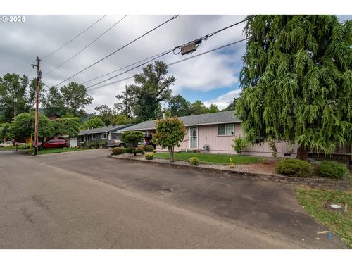 962 Nw Keasey St, Roseburg, OR, 97471-1908 | Card Image