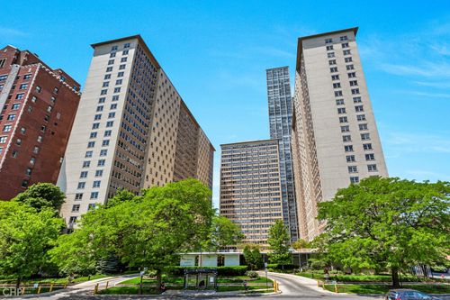 1903-3950 Lake Shore Dr, Chicago, IL, 60613-5124 | Card Image