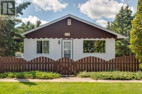 1802 22 Ave, Delburne, AB, T0M0B4 | Card Image