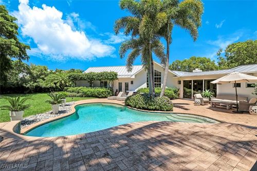 642 6th Ave N, NAPLES, FL, 34102-5584 | Card Image