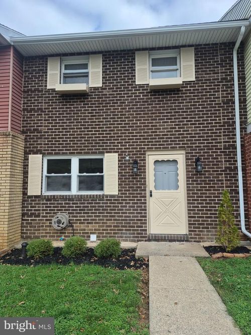 65 W Chestnut St, MACUNGIE, PA, 18062-1005 | Card Image