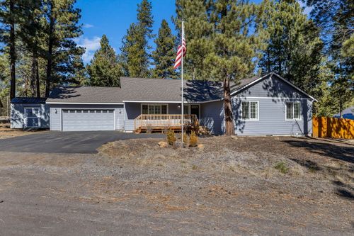 17064 Sacramento Rd, Bend, OR, 97707-2217 | Card Image