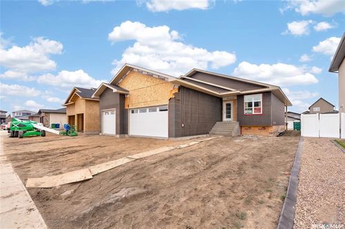 1722 Hayes Lane, Moose Jaw, SK, S6J0B6 | Card Image