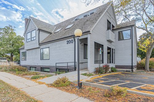 ste-301-200 N Northwest Hwy, Barrington, IL, 60010-7500 | Card Image