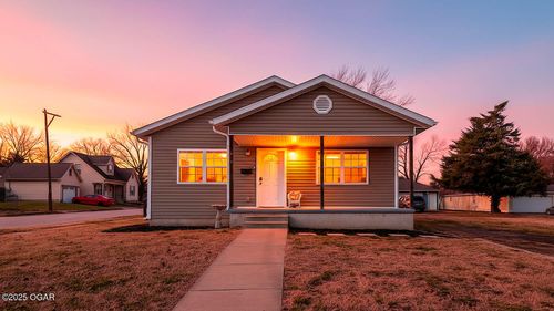 502 N Hall St, Webb City, MO, 64870-1424 | Card Image