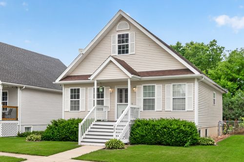302 8th St, KIRKLAND, IL, 60146-8836 | Card Image