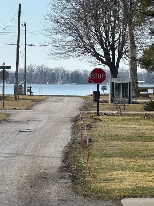 5260 E Summerholme Dr, Knox, IN, 46534-9363 | Card Image