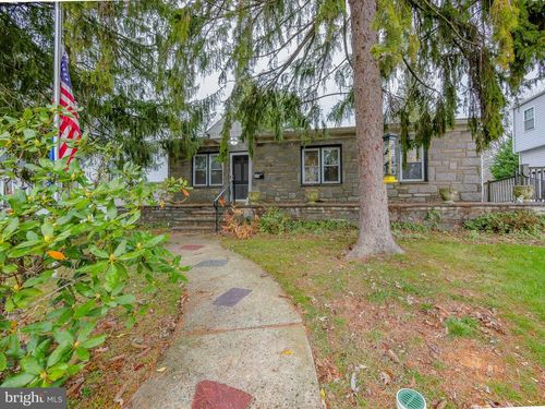 328 Hillside Ave, BROOKHAVEN, PA, 19015-1736 | Card Image